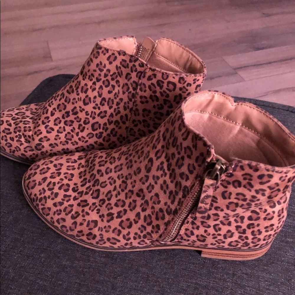 Ladies Leopard Booties - Picture 3 of 6